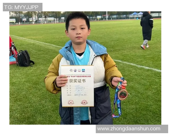 小帅从校园小将到足球明星的成长之路与奋斗故事 小帅从校园小将到足球明星的成长之路与奋斗故事