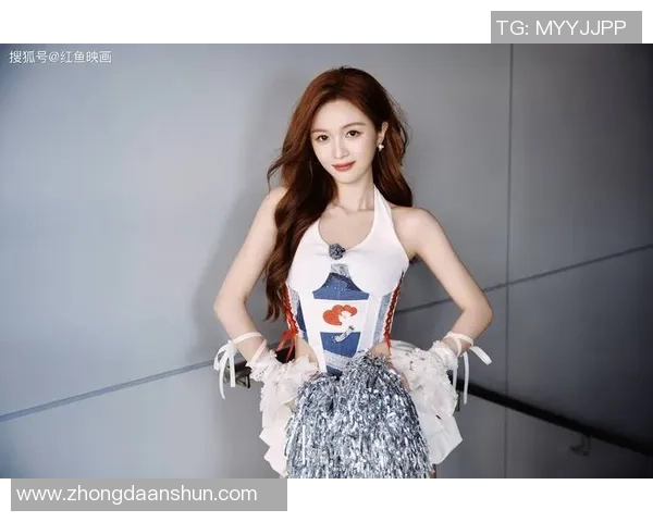 足球明星女生壁纸图片精选展现运动魅力与青春活力的视觉盛宴 足球明星女生壁纸图片精选展现运动魅力与青春活力的视觉盛宴