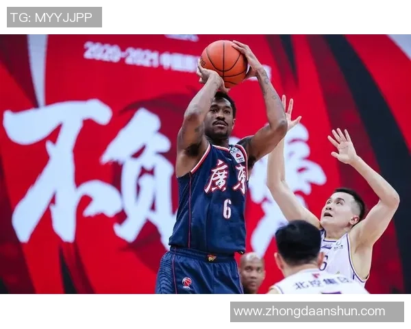 南京足球队以82分领跑全国锦标赛积分榜展现强劲实力 南京足球队以82分领跑全国锦标赛积分榜展现强劲实力